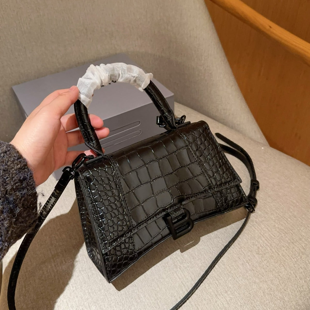 Balenciaga BB Hourglass Bag 23×14×9cm